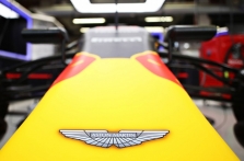 „Aston Martin“ studijuoja 2021-ųjų F-1 variklių programą