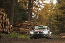<span style="background:#000000; color:white; padding: 0 2px">WRC</span> S. Ogier sėkmingai pradėjo Velso ralį