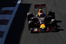 D. Ricciardo: teisėjai turėjo nubausti L. Hamiltoną ir S. Vettelį