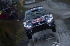 <span style="background:#000000; color:white; padding: 0 2px">WRC</span> Velso ralyje - dar viena S. Ogier pergalė