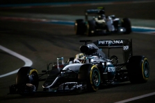 „Mercedes“: Abu Dabyje neturėjome kištis į pilotų dvikovą
