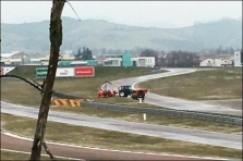 S. Vettelis per „Pirelli“ bandymus sudaužė bolidą