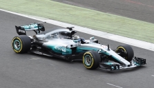 „Mercedes“ Barselonoje planuoja išbandyti „ryklio peleką“