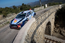 <span style="background:#000000; color:white; padding: 0 2px">WRC</span> Korsikos ralyje į pirmąją vietą pakilo T. Neuville‘is