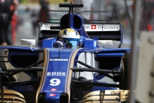 „Honda“ laukia „Sauber“ ekipos sprendimo