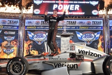 <span style="background:#3f3f3f; color:white; padding: 0 2px">IndyCar</span> Teksase pergalę iškovojo W. Poweris