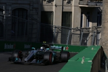 V. Bottas: pasiduoti negalima