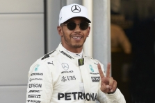 L. Hamiltonas: „Mercedes“ palikčiau nebent dėl „Williams“ arba „Ferrari“
