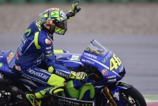 <span style="background:#d5002c; color:white; padding: 0 2px">MotoGP</span> Assene - V. Rossi triumfas