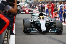 „Mercedes“ derybas su L. Hamiltonu pradės tik pasibaigus sezonui