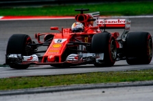 S. Vettelis nesijaudina dėl „Ferrari“ nepatikimumo
