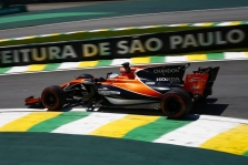 „McLaren“ vetavo siūlymą toliau naudoti „ryklio peleką“
