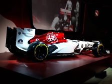 „Sauber“ pristatė 2018 m. bolido išdažymo koncepciją