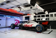 „Haas“ šiemet tikisi naudoti tik vieno gamintojo stabdžius