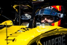 C. Sainzas neigia gandus, kad M. Verstappenas užkirto jam kelią į „Red Bull“