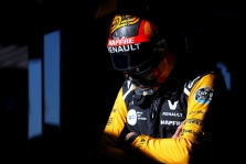 „Renault“ pradėjo derybas su C. Sainzu dėl naujos sutarties
