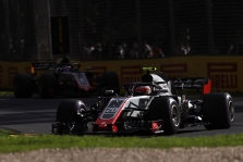 F-1 pasidalino vaizdo įrašu, kuriame užfiksuotas P. Gasly ir K. Magnusseno susidūrimas