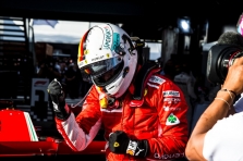 S. Vettelį išgąsdino greitai artėjantis V. Bottas