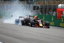 D. Ricciardo apie „Red Bull“ avariją Azerbaidžane: velniop juos visus