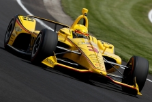 <span style="background:#3f3f3f; color:white; padding: 0 2px">IndyCar</span> „Indy 500“ kvalifikacijoje greičiausias H. Castronevesas, o J. Hinchcliffe‘as liko už borto