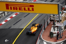 „Pirelli“ laukia vieno sustojimo boksuose