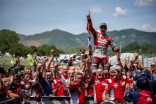 <span style="background:#d5002c; color:white; padding: 0 2px">MotoGP</span> 2019 m. J. Lorenzo taps M. Marquezo komandos draugu
