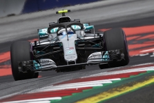 V. Bottas pritarė sprendimui likti trasoje esant saugos automobiliui