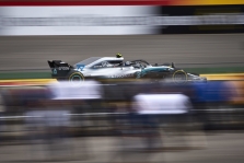 „Mercedes“ mašina nepakankamai efektyvi įsibėgėjant