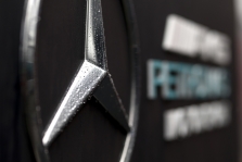 „Mercedes“ neigia gandus apie naująjį bolidą