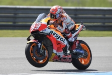 <span style="background:#d5002c; color:white; padding: 0 2px">MotoGP</span> Tailande iš pirmosios pozicijos startuos M. Marquezas