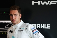 S. Vandoorne‘as dirbs su „Mercedes“ komandos simuliatoriumi