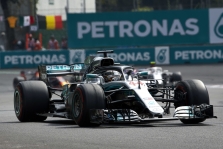 „Mercedes“ Meksikoje turėjo problemų su padangomis ne dėl naujų ratlankių