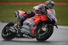 <span style="background:#d5002c; color:white; padding: 0 2px">MotoGP</span> Kritimų nestokojusiose lenktynėse Valensijoje - A. Dovizioso triumfas