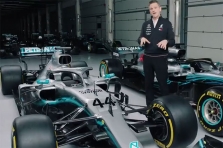 J. Allisonas sulygino „Mercedes“ W09 ir W10