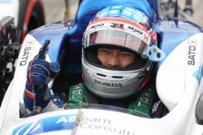 <span style="background:#3f3f3f; color:white; padding: 0 2px">IndyCar</span> Trečiose sezono lenktynėse pergalę šventė T. Sato