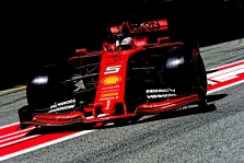 „Ferrari“ neatmeta galimybės, jog gali tekti keisti bolido koncepciją