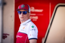 K. Raikkonenas patyrė kojos traumą, „Alfa Romeo“ pasikvietė M. Ericssoną