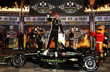 <span style="background:#3f3f3f; color:white; padding: 0 2px">IndyCar</span> Teksase pergalę šventė J. Newgardenas