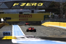 „Formulė-1“ galvoja apie DRS draudimą kvalifikacijose