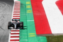 L. Hamiltonas pažėrė kritikos dėl F-1 tvarkaraščio sudarymo