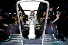 „Mercedes“ komanda nubausta už nusižengimą taisyklėms