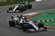 „Mercedes“ Konstruktorių taurę gali laimėti jau Suzukoje