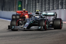 Japonijos GP: penktadienio treniruotė Nr.1