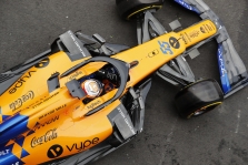 „McLaren“ kol kas nepasiruošę gaminti plaučių vėdinimo aparatų