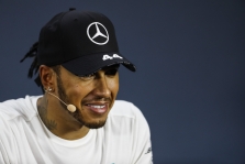 M. Brundle‘as: L. Hamiltonui vertėtų apsvarstyti variantą su „Ferrari“