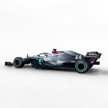 „Mercedes“ pristatė savo naująjį bolidą