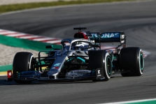 „Mercedes“ surengs bandymus Silverstoune