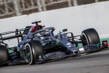 V. Bottas derasi su keliomis komandomis