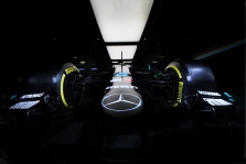 „Mercedes“ rengiasi sudėtingoms lenktynėms