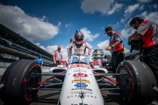 <span style="background:#3f3f3f; color:white; padding: 0 2px">IndyCar</span> Pirmoje „Indy 500“ kvalifikacijoje greičiausias M. Andretti, F. Alonso tik 26-as
